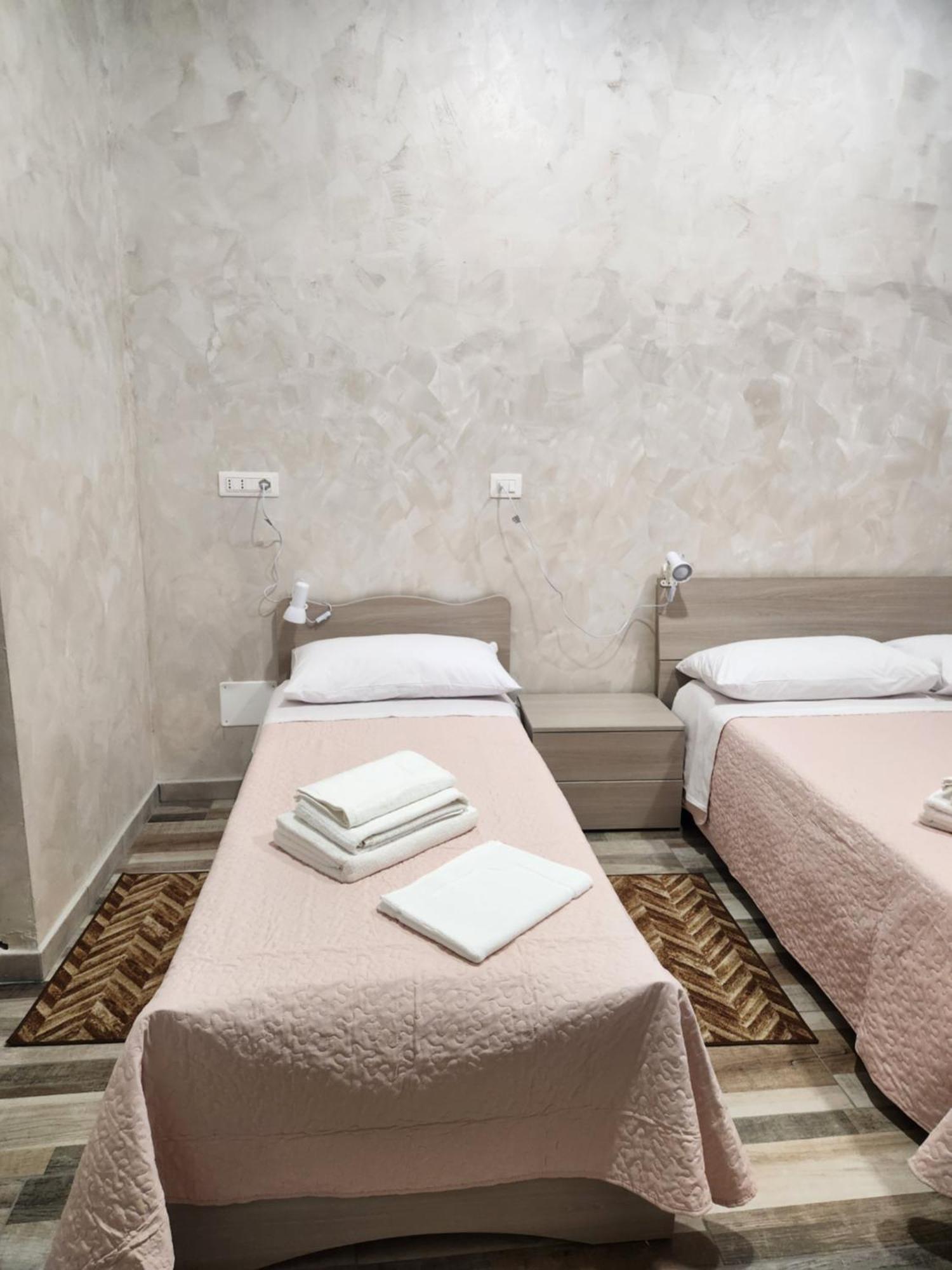 Casa Roxana Hotel Turin Bagian luar foto